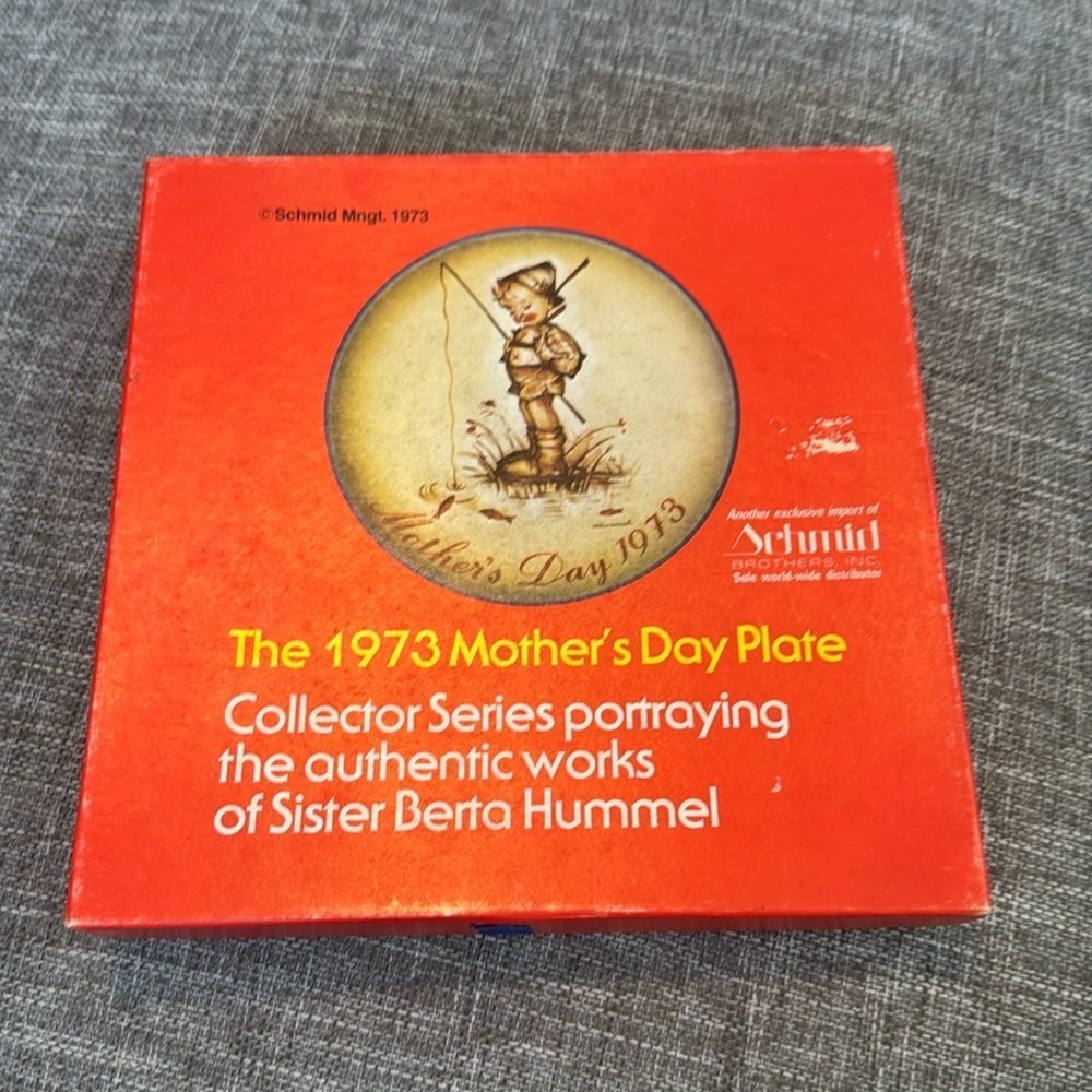 Schmid 1973 Sister Berta Hummel Mother's Day Collectors Plate Vintage with Box